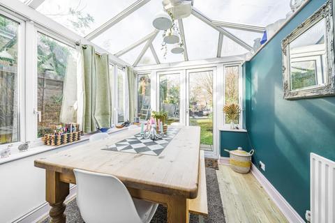 13 Grasmere Road, Lightwater, GU18 5TG