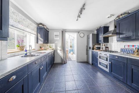 13 Grasmere Road, Lightwater, GU18 5TG