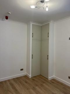 1 bedroom in a house share to rent, Oxford Road N4 3HA