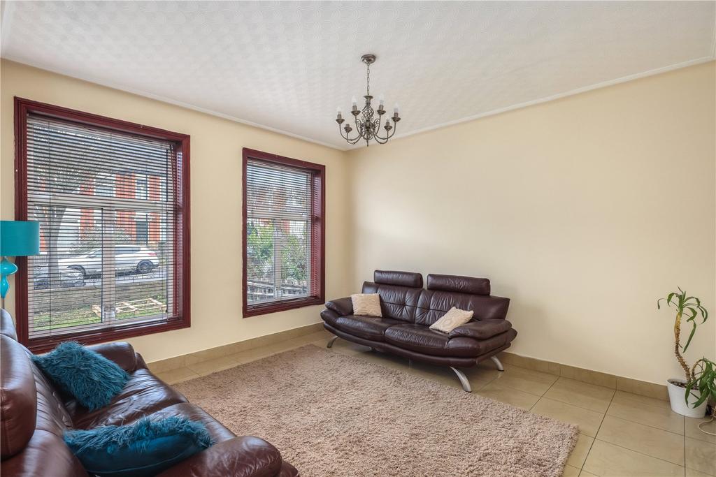 Forest Drive East, Wanstead, London, E11 3 bed house £2,250 pcm (£519 pw)