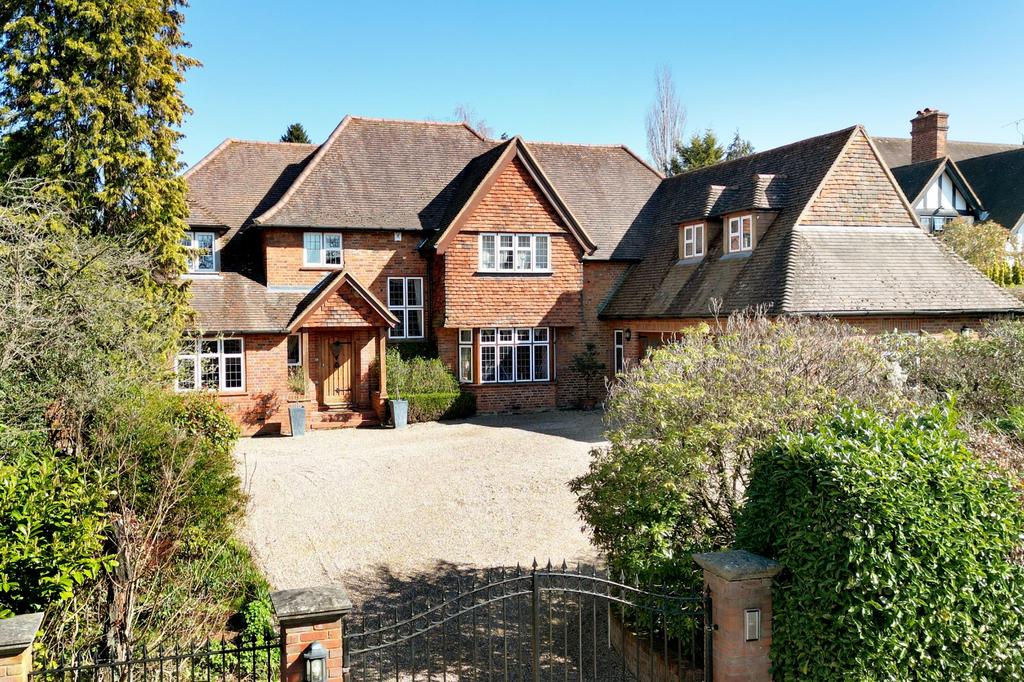 Westfield Road, Beaconsfield, HP9 7 bed detached house for sale £