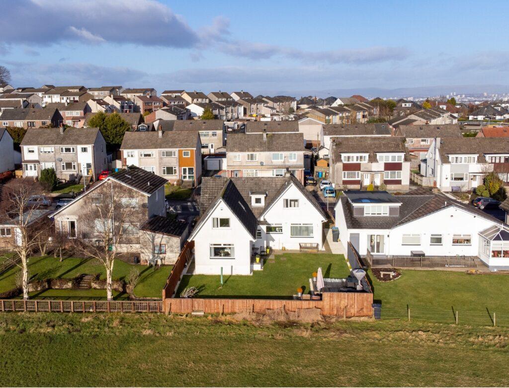 Hillend Road, Clarkston 4 bed detached villa for sale £445,000