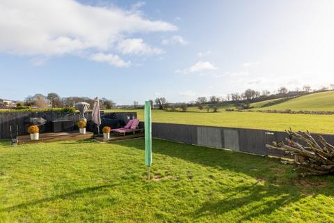 85 Hillend Road, Clarkston, Glasgow, G76 7XT