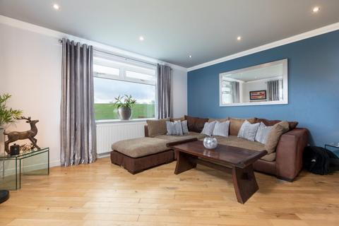85 Hillend Road, Clarkston, Glasgow, G76 7XT