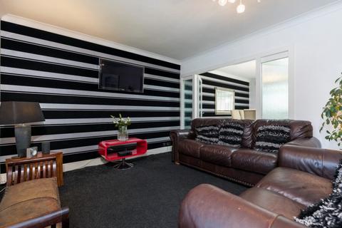 85 Hillend Road, Clarkston, Glasgow, G76 7XT