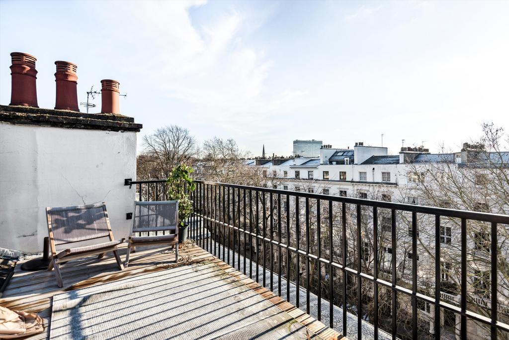 Queens Gardens, London, W2. 4 bed flat for sale £2,850,000