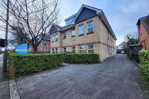 2 bedroom apartment to rent, Richmond Park Road, Bournemouth