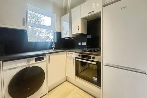 2 bedroom apartment to rent, Richmond Park Road, Bournemouth