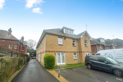 2 bedroom apartment to rent, Richmond Park Road, Bournemouth