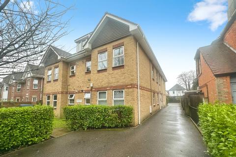 2 bedroom apartment to rent, Richmond Park Road, Bournemouth