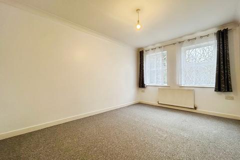 2 bedroom apartment to rent, Richmond Park Road, Bournemouth