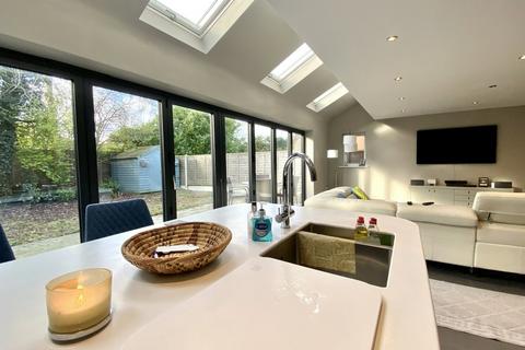 11 Fishers Drive, Shirley, Solihull, B90 1QH