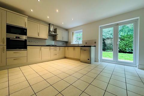 4 bedroom semi-detached house to rent, The Coppice, Worsley