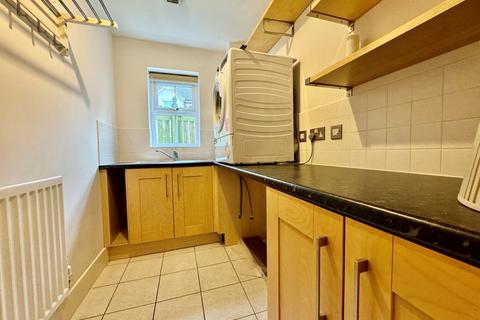 4 bedroom semi-detached house to rent, The Coppice, Worsley