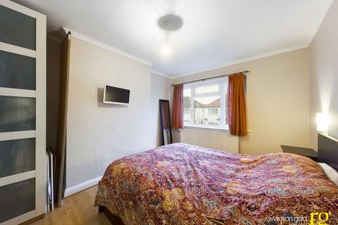 2 bedroom maisonette to rent - Fairfield Drive, North Harrow