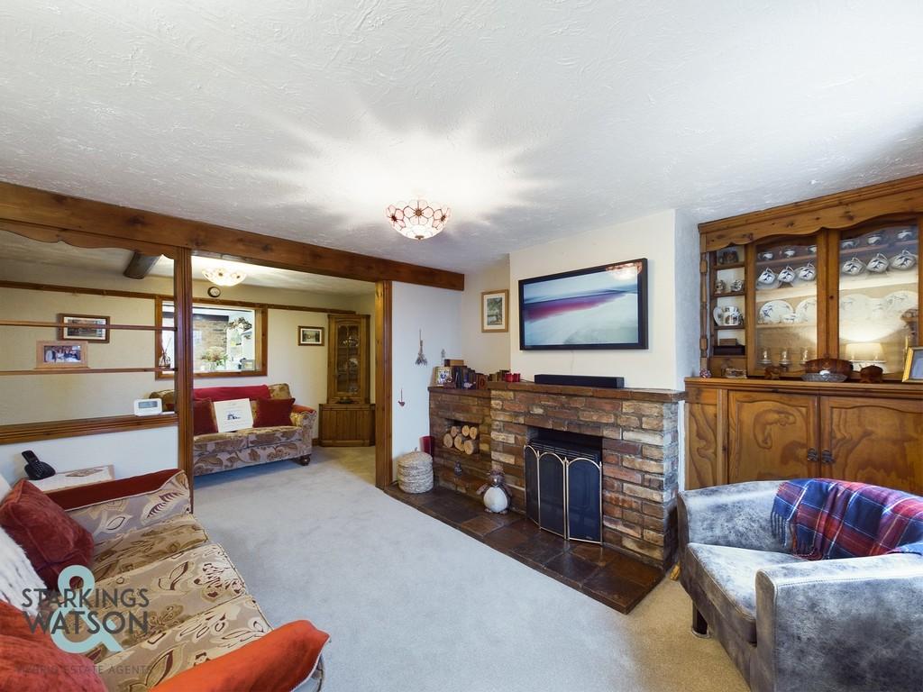 Ditchingham Dam, Ditchingham, Bungay 4 bed cottage for sale £375,000