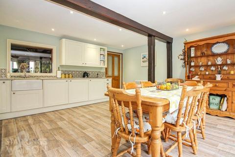 4 bedroom cottage for sale, Ditchingham Dam, Ditchingham, Bungay