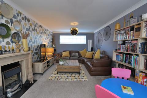 4 bedroom detached house for sale - 2 Fairmead Way, Whitby