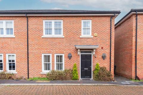 3 bedroom semi-detached house to rent, Mobbs Close, Stoke Poges Stunning 3 bedroom town house £2495pcm