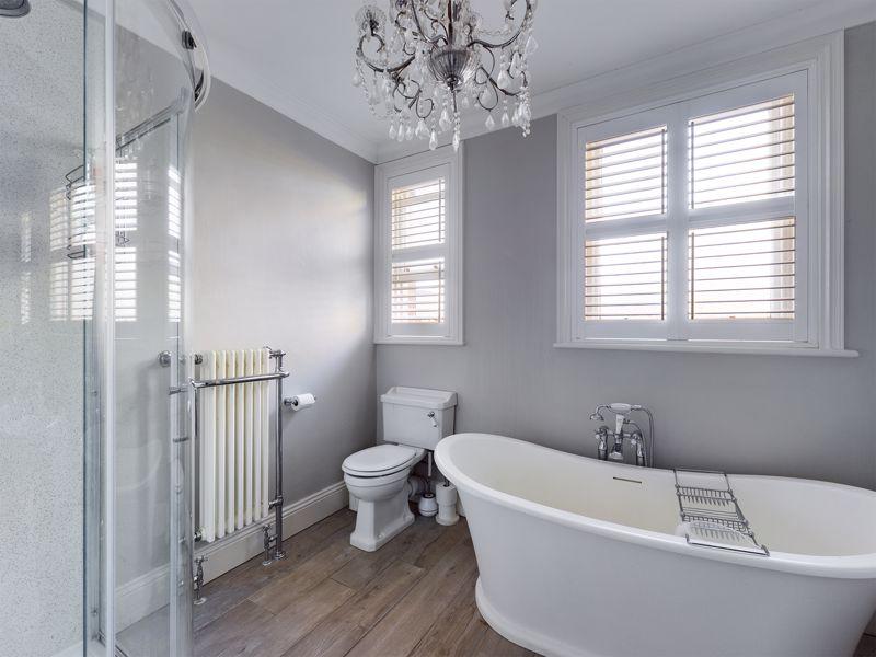 En-Suite Bathroom