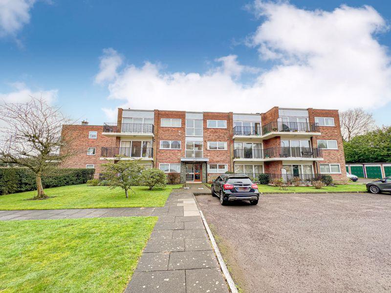 Banners Court, Banners Gate Road, Sutton Coldfield, B73 6RT 2 bed