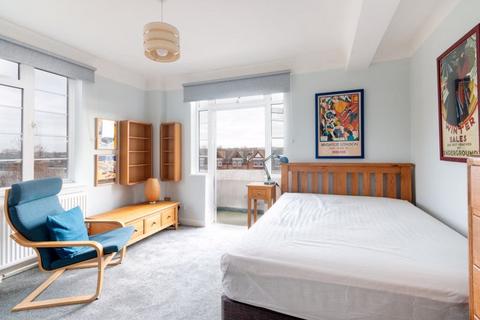 Studio to rent, Du Cane Court Balham High Road Balham SW17 7JB