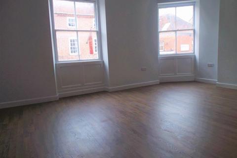 3 bedroom apartment to rent, South Street, Chichester