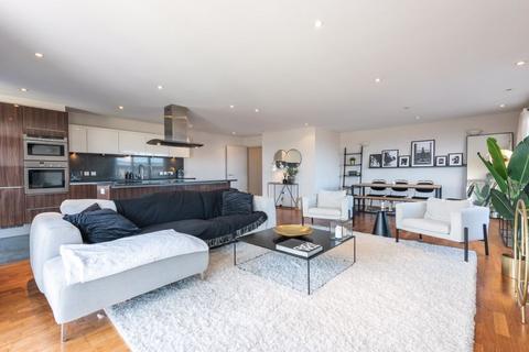 2 bedroom penthouse for sale, The Heart, Walton-on-Thames