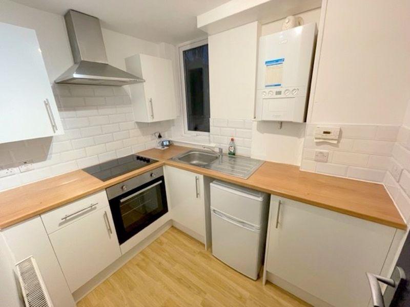 Layton Avenue, Mansfield, NG18 5PL 1 bed flat £575 pcm (£133 pw)
