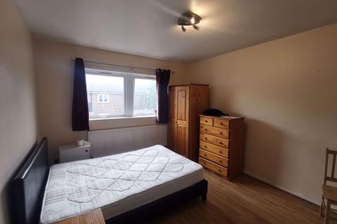 4 bedroom terraced house to rent - Adeney Close, London