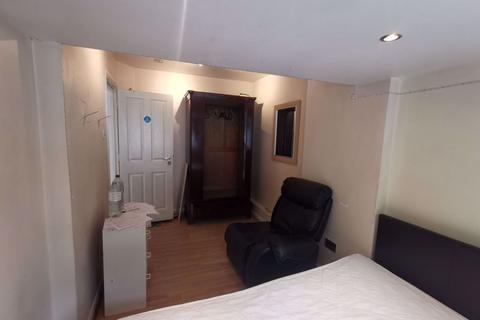 4 bedroom terraced house to rent - Adeney Close, London
