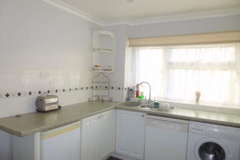 2 bedroom house to rent - Shortlands, Harlington, Hayes