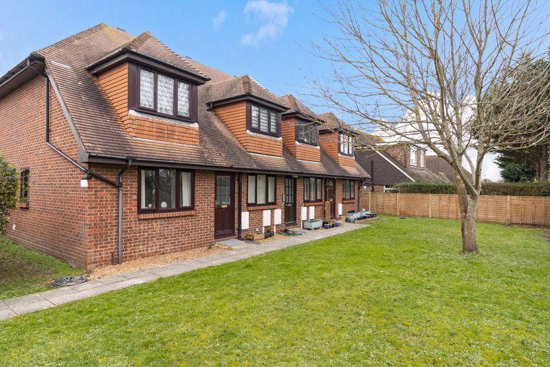 Bernard Road, Worthing 1 bed apartment £795 pcm (£183 pw)