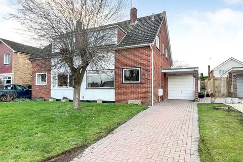 3 bedroom semi-detached house for sale - Orchard Close, Spencers Wood, Reading, Berkshire, RG7