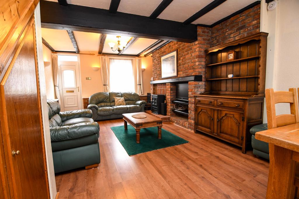 Stanley Road, Poole, 2 bed terraced house £1,250 pcm (£288 pw)