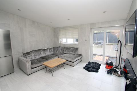 72 Charles Road, Staines, TW18 1JX