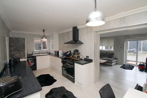 72 Charles Road, Staines, TW18 1JX
