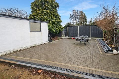 72 Charles Road, Staines, TW18 1JX