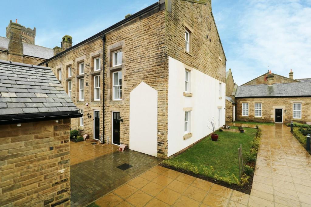 Front of Property (2).jpg