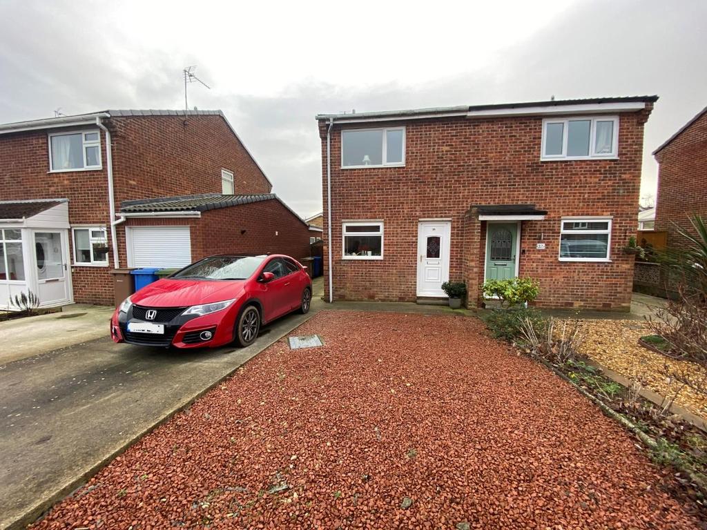 Rosewood Close, Bridlington, YO16 6UY 2 bed semidetached house £630