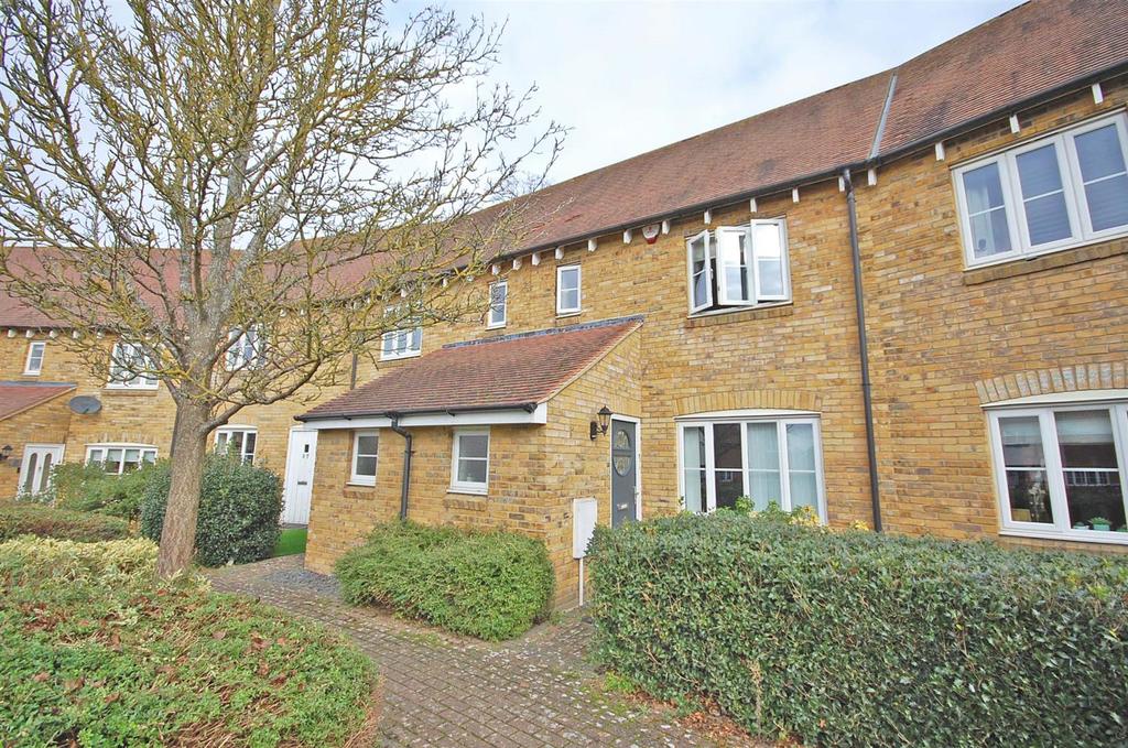 Mill Park Drive, Braintree 2 bed terraced house £1,200 pcm (£277 pw)