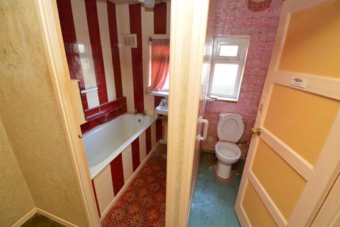 42 Arncliffe Road, Leicester, LE5 1HB