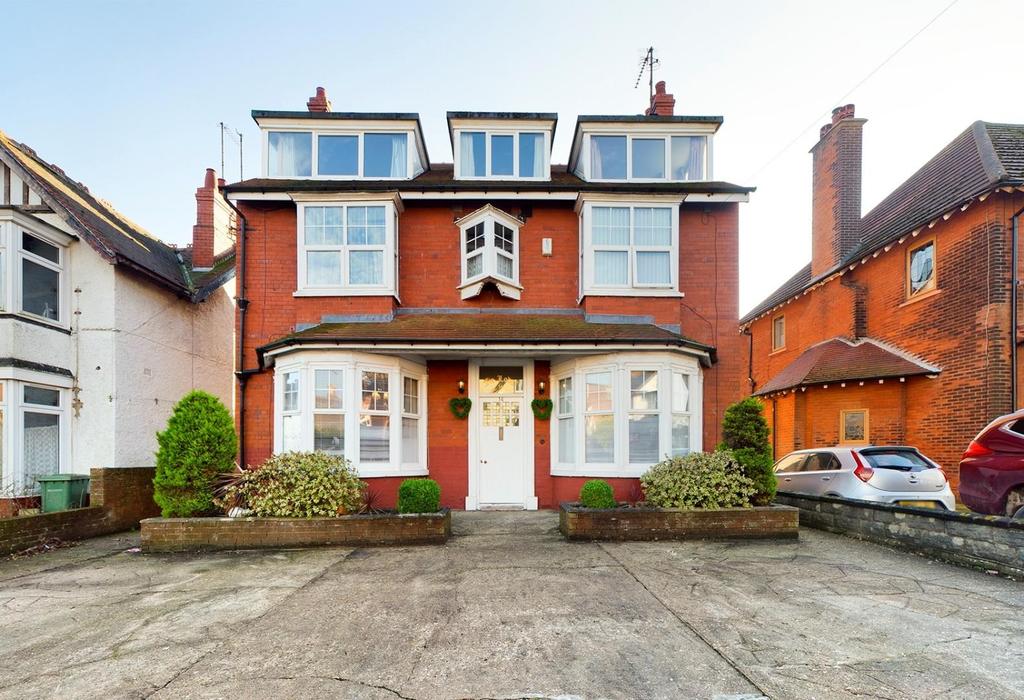 Sands Lane, Bridlington 8 bed house £450,000