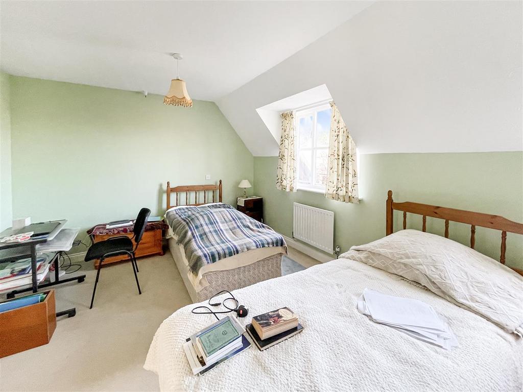 Bed 1.JPG