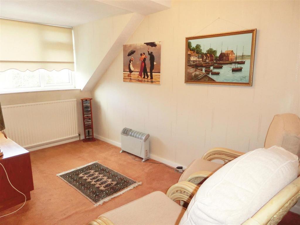 Alcester Road 127a bedroom 2.jpg