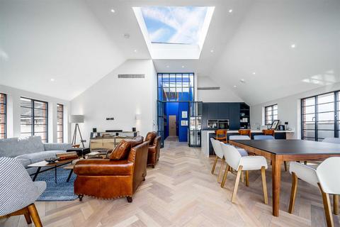 3 bedroom penthouse to rent, Hamilton Court, Maida Vale, London