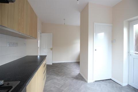 215a Park Road, Uxbridge, UB8 1NS