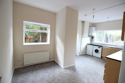215a Park Road, Uxbridge, UB8 1NS