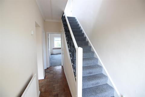 215a Park Road, Uxbridge, UB8 1NS