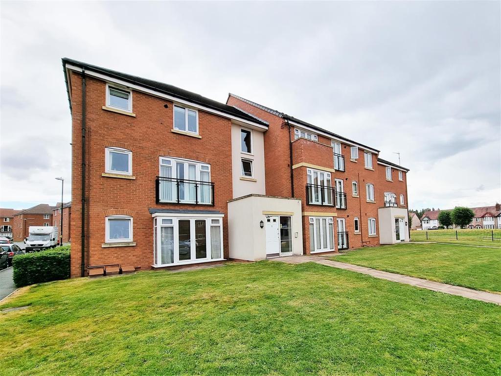229 Signals Drive, Wyken, Coventry 2 bed apartment £895 pcm (£207 pw)